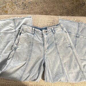 Rag and Bone lightweight raw hem jeans perfect for spring!